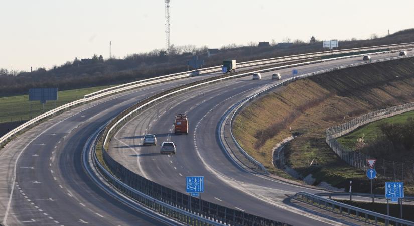 Felfordulás az M30-ason – mutatjuk, merre lehet kerülni