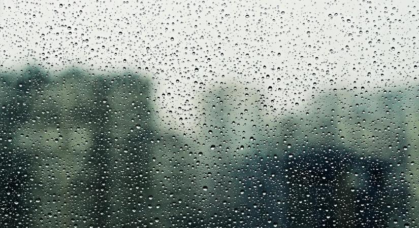 Ez vár ránk ma! Szeles, borult időjárással folytatódik a hét eleje