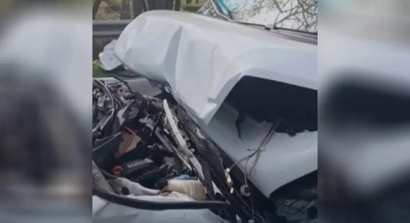 Végzetes előzés Apátvarasdnál: utasát vitte halálba a sofőr