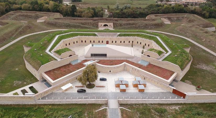 Vérbeli „lopakodó” technológia a 16. századból: megnéztük Komárom legkülönlegesebb építményét