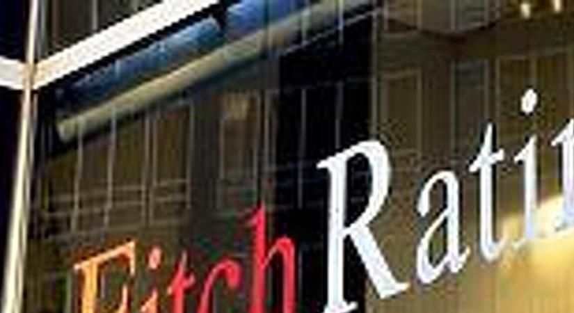 Figyelmeztette Magyar Péter kormányát az egyik hitelminősítő