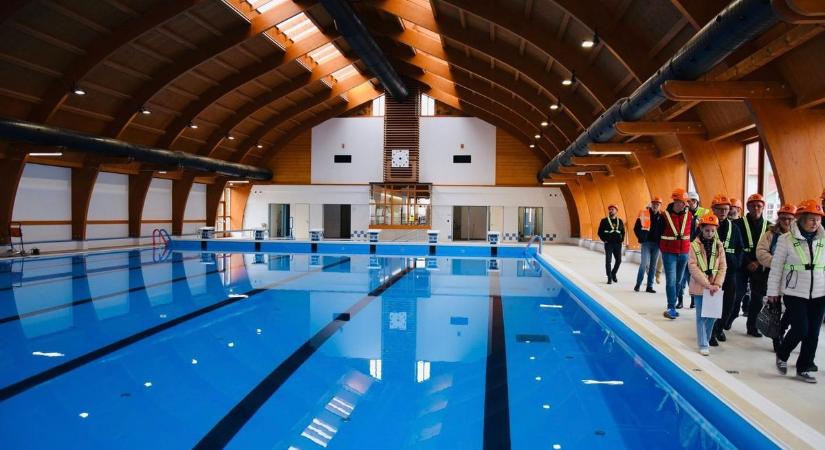 Végre elkészült: átadták a Kincsem Tanuszodát Kisbéren