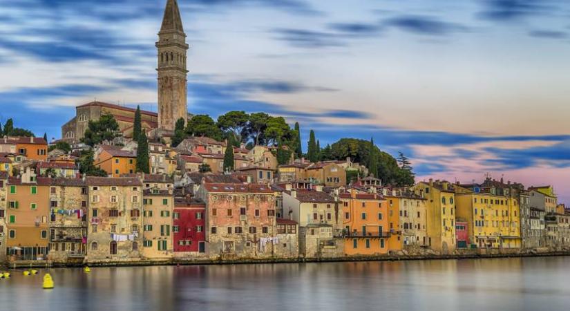 Ismered ezt a káprázatos horvát tengerparti várost? A mediterrán Rovinj kacskaringós utcáikkal vár