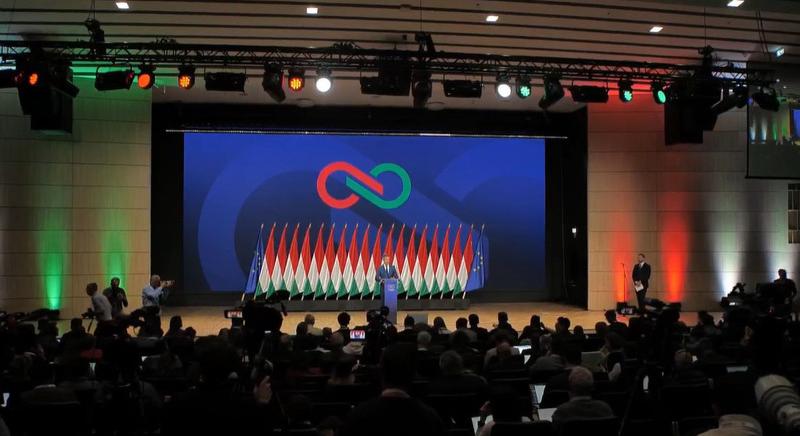 Maratoni sajtótájékoztatót tartott Magyar Péter