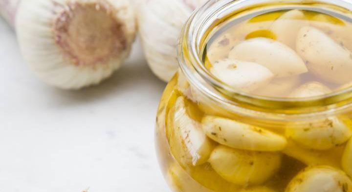 Ropogós, ecetes fokhagyma: házi savanyúság egyszerűen