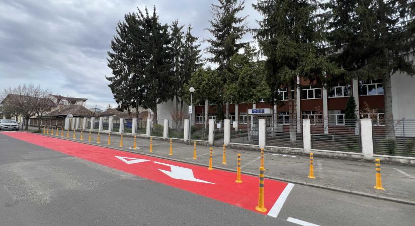 Gyors puszi és indulás – már használható Marosvásárhely első „Kiss & Ride” parkolója