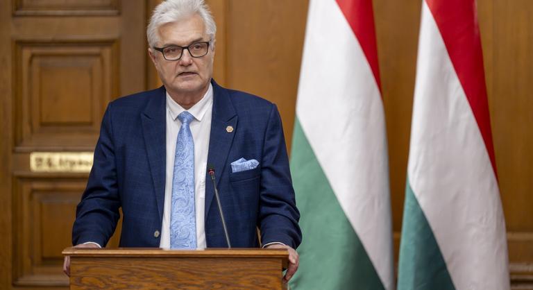 Élesen bírálta a Magyar Mérnöki Kamara elnöke Lázár János minisztériumát