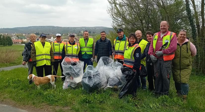 A zalai polgárőr egyesület tagjai megint példát mutattak – kesztyűt és zsákot ragadtak