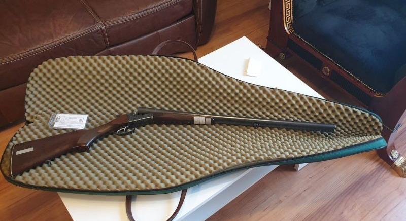 Fegyverraktár volt a győri házban: 12 puska, 8 ezer éles lőszer a mérleg