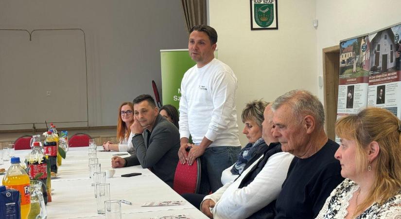 Pulóverben, nyakkendő nélkül – Szapon folytatódott Gubík László országjárása