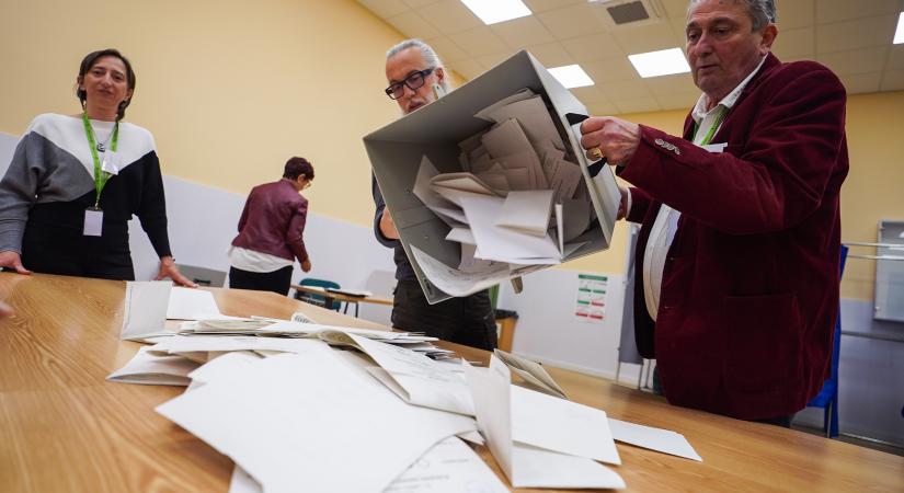 Egy nap alatt elvesztett a Tisza két mandátumot – mi történhet még, amíg meglesz a végeredmény?