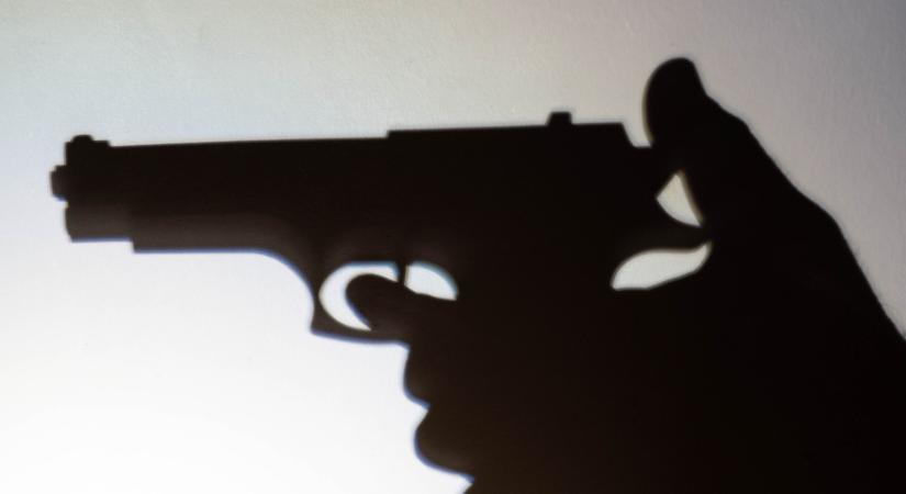 Tűzharc Pakisztánban: lelőttek egy rendőrt, aki orvosokat kísért