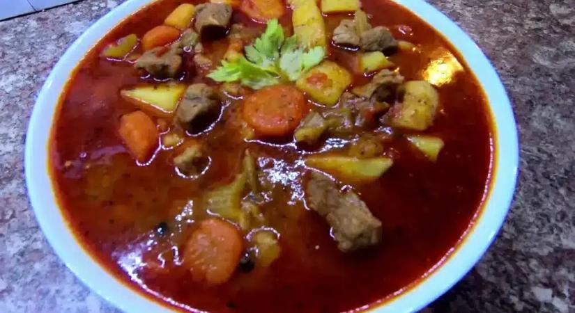 A sztárséf szerint ez a legfontosabb lépés a gulyás főzésénél, mégis 10-ből 8 háziasszony kihagyja