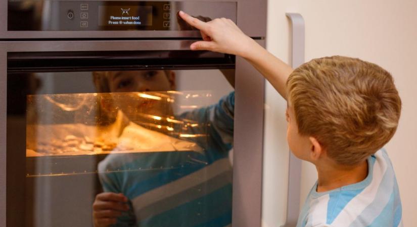 Sokan összekeverik a légkeverést a hőlégbefúvással – ezt jelenti valójában a ventilátor ikon a sütőn