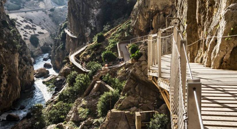 Sétáltál már sziklák oldalában lévő ösvényen? Andalúziában van egy ilyen kihagyhatatlan hely
