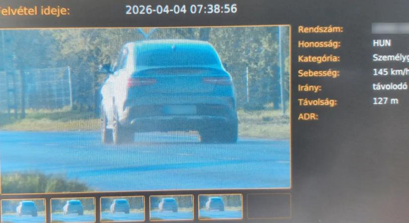 Ez az őrült Merci-sofőr lehet a hónap gyorshajtója – ennyivel már fel is szállhatott volna