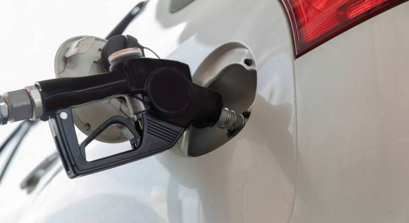 Aggasztó mértékű az üzemanyaghiány: történelmi mélyponton a hazai tartalékok