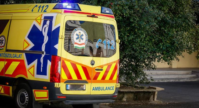 Itt vajon mi történhetett? Mentő is érkezett a zalai városba, a sofőr lélekjelenléte segített elkerülni a tragédiát (fotó a cikkben)