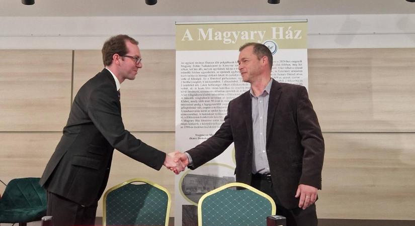 Szőgyén Örökség Társulás és a Tatai Helytörténeti Egyesület együttműködést írt alá