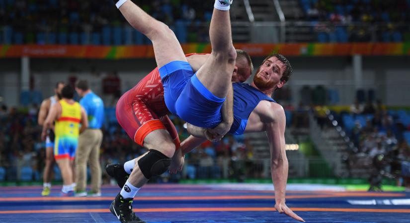 Gyors és hiteles reformokkal tudná Magyarország lebirkózni a gondjait - elemző