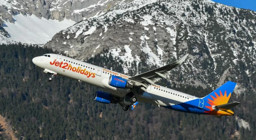 Rácáfolt a halálra egy férfi: tévedés miatt zuhant ki egy repülőgépből