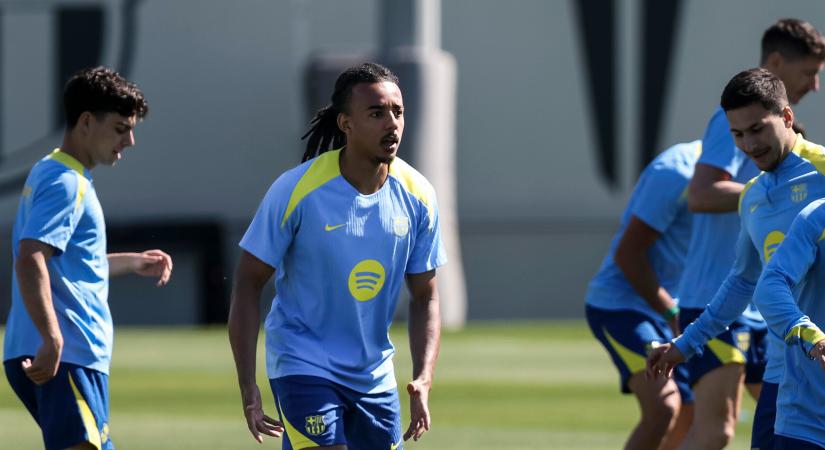 Flick meglepő húzása: régi-új szerepkörben a Barca védője?