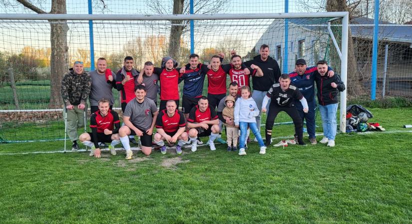 Óriási játékvezetői hiba: a büntetőpárbajjal folytatódhat a kupameccs