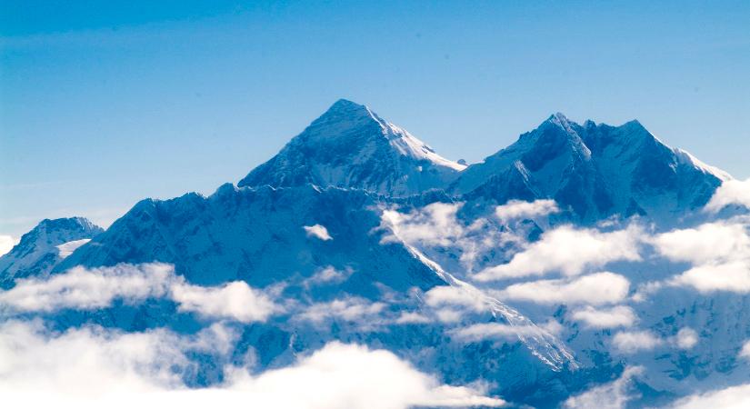 Hazudtak a tankönyvek, megtalálták a hegyeket, amik százszor nagyobbak az Everestnél