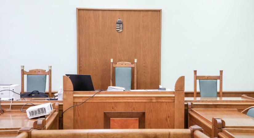 Vérfürdőbe torkollt a családi este: felfoghatatlan, mit tett testvérével a vizsolyi asszony