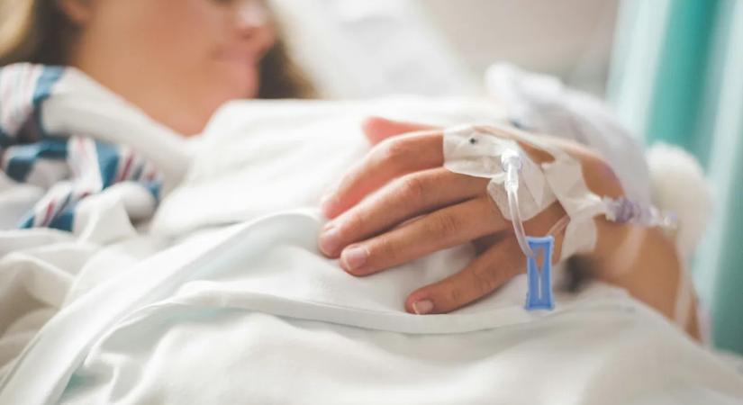 „Nem győzhet le minket a betegség” - szívszaggató küzdelmet vív a rákkal az apa-lánya páros