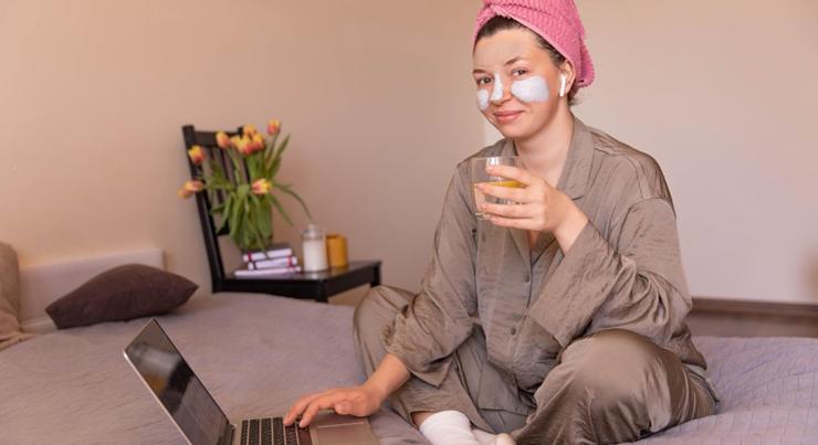 Dolgozol vagy szépülsz? – a Z generáció új trendje felborítja az irodai szabályokat