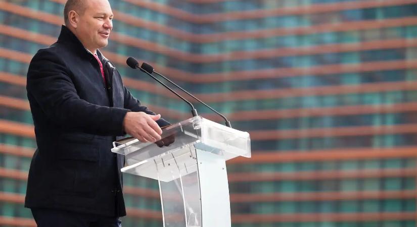 Tiborcz üzlettársa levélben kért elnézést munkavállalóitól a választás előtti mozgósítása miatt