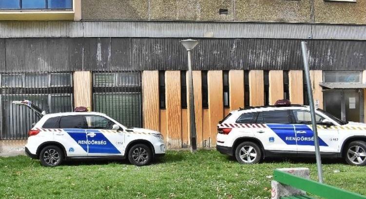 Megvan a jogerős ítélet a győri férfi ügyében, aki kilógatta, majd kilökte a kétgyermekes párját a tizedikről