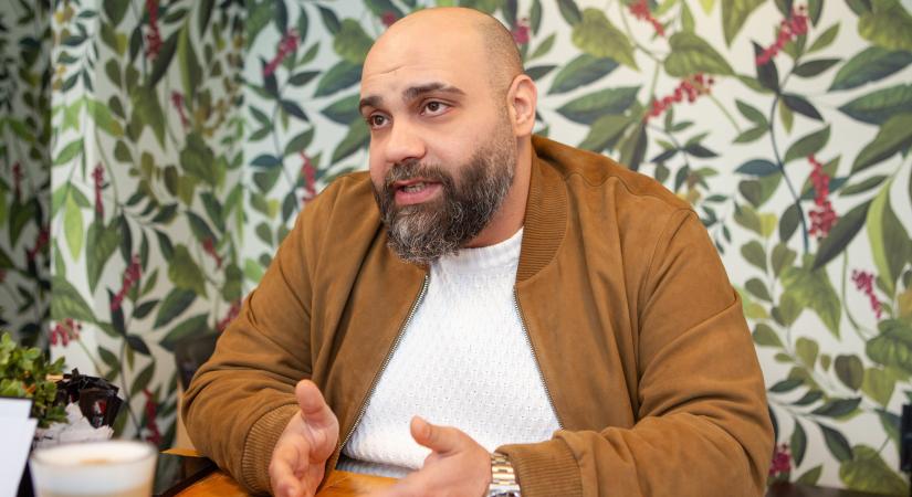 „Olykor belül nagyon-nagyon fájt”, mégis humorral igyekezett megóvni a gyermekét a válás tarumáitól Lakatos László