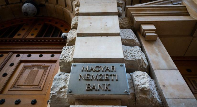 Az MNB nem vonja ki az ötforintost, nem vezeti be az ötvenezrest