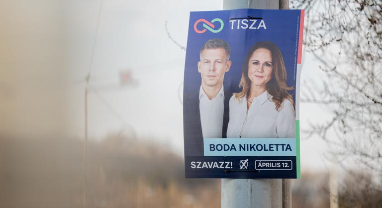 100 ezer forintért Magyar Péter-aláírás – a választás plakátjai már a Vinteden keringenek