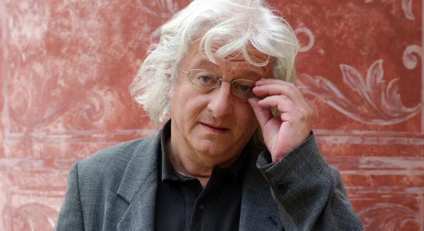 Esterházy Péter születésnapján két friss könyvvel idézhetjük fel, hogy neki a művészet volt a világnézete