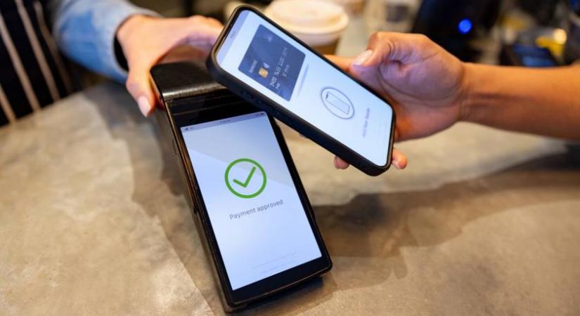 Erről mindenképp tudnod kell, ha szoktál mobillal fizetni: gátlástalan módszerrel nullázhatják le a bankszámlád