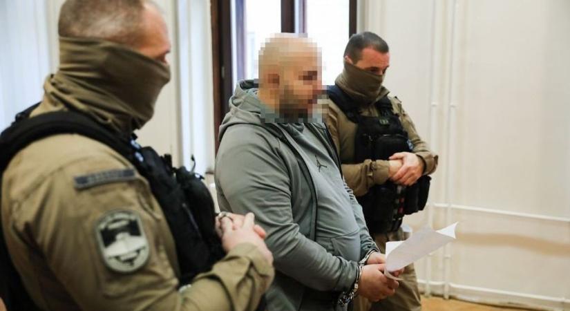 20 évre súlyosították a 10. emeletről barátnőjét kilökő férfi büntetését