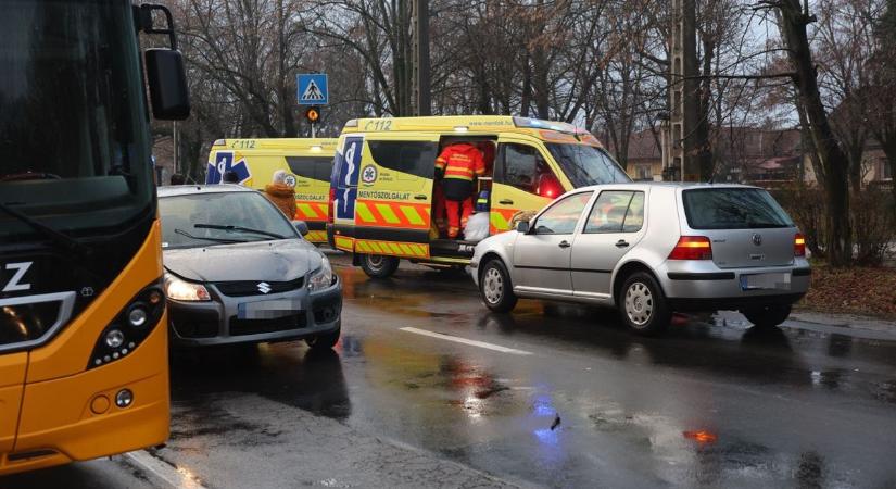 Brutális gázolás a balatoni zebrán, szilánkos törést szenvedett a fiatal áldozat