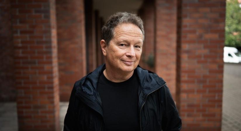 Geszti Péter: Magyarország lerázta magáról a rendszert, amely fojtogatta, megalázta, kifosztotta és mélységesen megosztotta