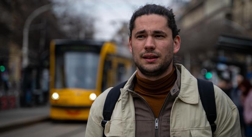 Beszólt Orbánnak, majd lemondott a Kétfarkú Kutya Párt pártigazgatója