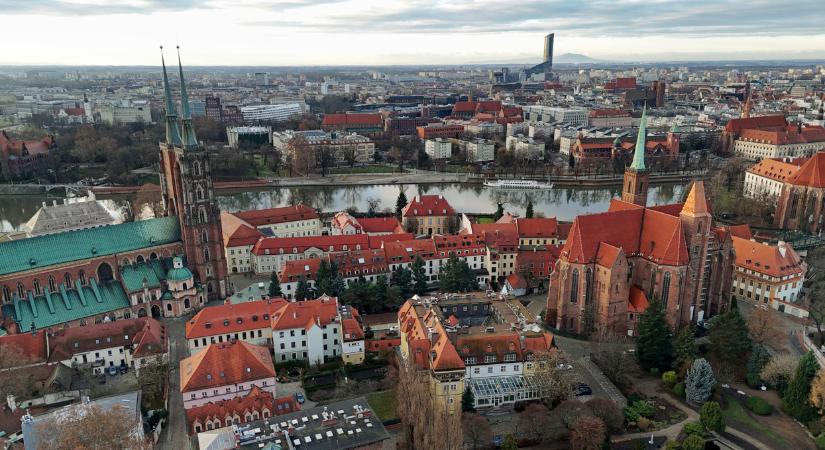 Váratlan fordulat: hatalmas külföldi bankóriás vette célba Magyarországot az új politikai helyzet miatt