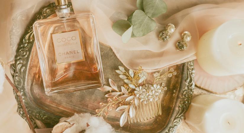 A parfümválasztás pszichológiája: Melyik illat mit üzen?