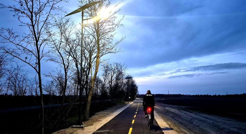 Már használható az új kerékpárút Rácalmás és Kulcs között