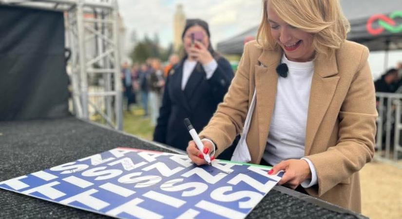 Hazavihetők a Tisza plakátjai, Tompa Enikő dedikálást is hirdetett