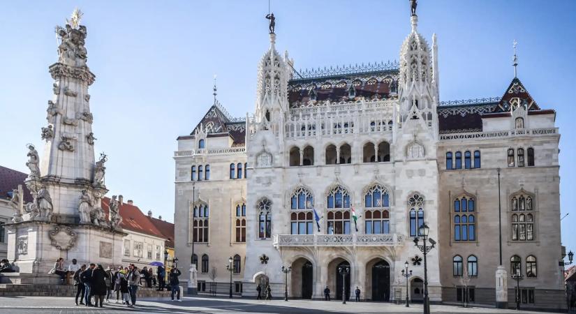 A belügyminisztériumban Pintér Sándorék is új iratmegsemmisítőket vettek