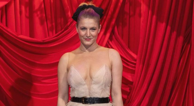 Mindenki lazuljon le, sugallta egy kézmozdulattal Földes Eszter a választások után