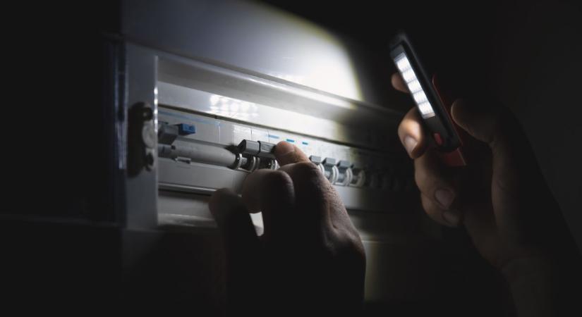 Folyamatosak az áramkimaradások Győr-Ménfőcsanakon