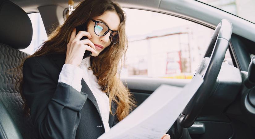 Gépjárműadó: Telefonon este 18 óráig segít a NAV